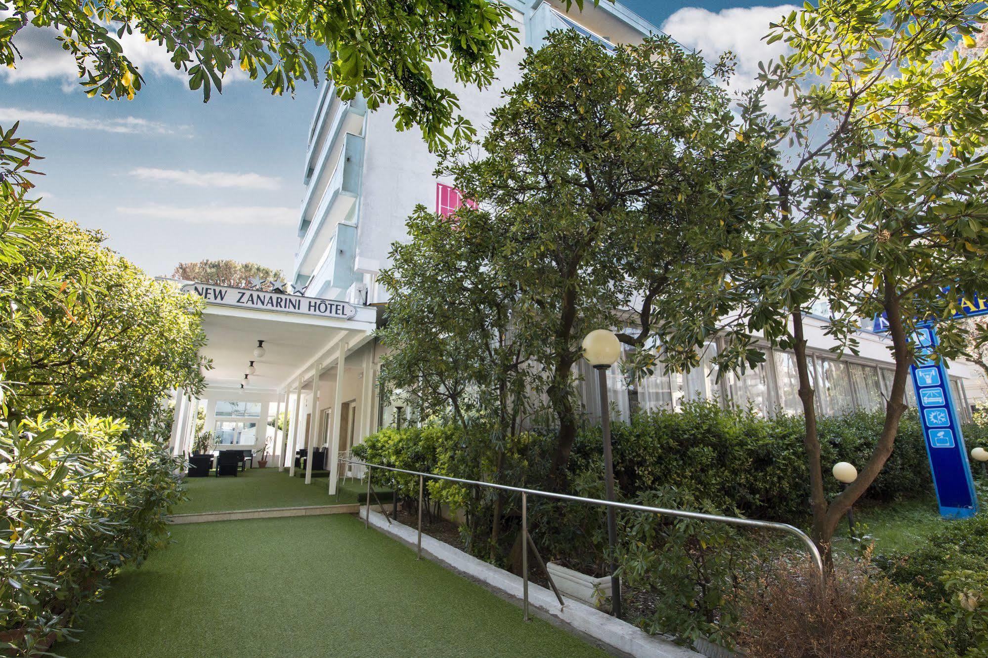 Hotel Zanarini In Centro A Riccione Bagian luar foto